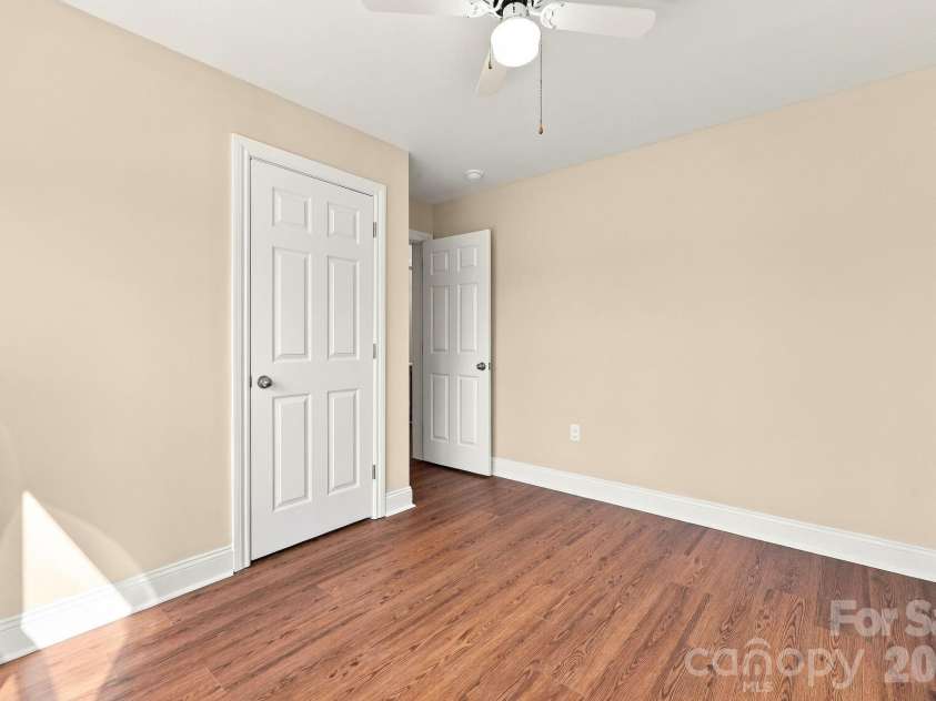 117 Ho Hum Way, Leicester, NC 28748.  MLS# CAR4422890, YatesRealty ID 51054. 