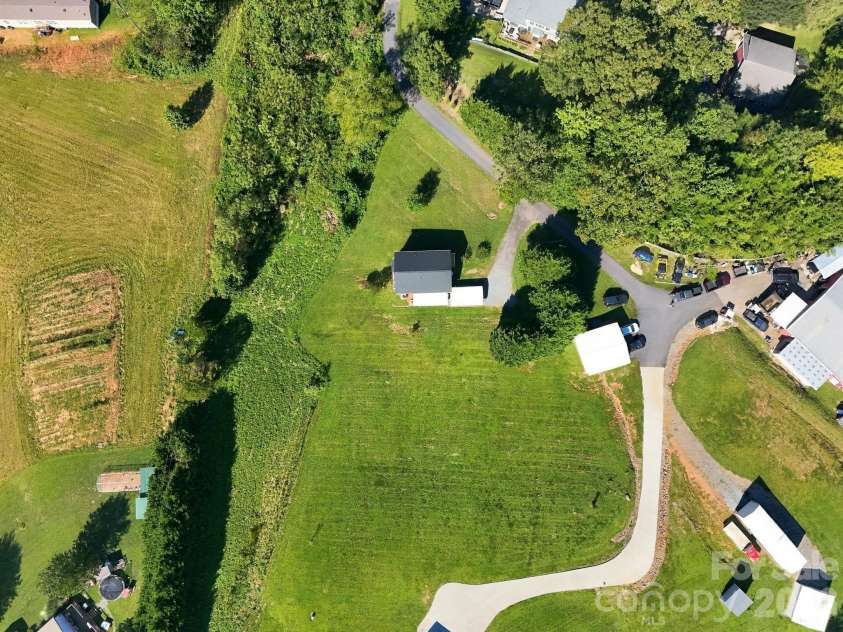117 Ho Hum Way, Leicester, NC 28748.  MLS# CAR4422890, YatesRealty ID 51054. 