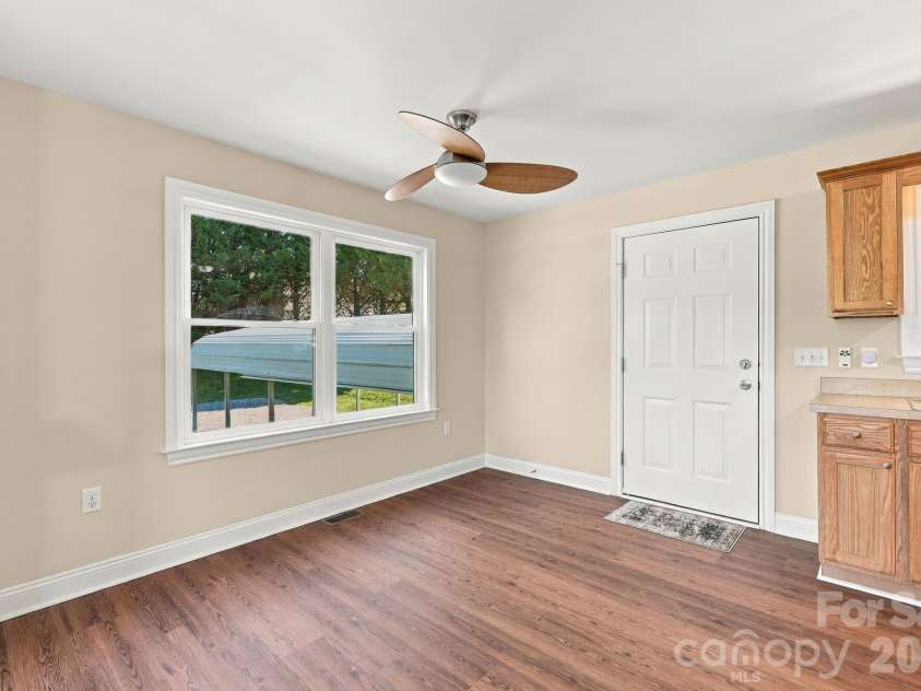 117 Ho Hum Way, Leicester, NC 28748.  MLS# CAR4422890, YatesRealty ID 51054. Dining Area
