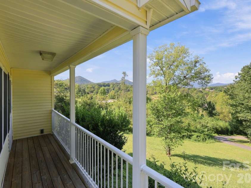 117 Ho Hum Way, Leicester, NC 28748.  MLS# CAR4422890, YatesRealty ID 51054. Front Porch