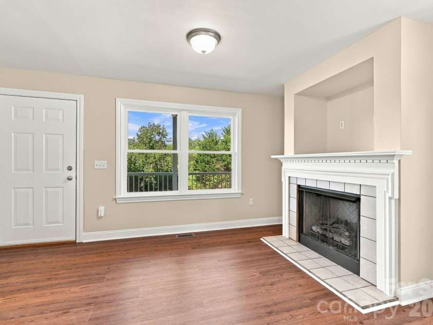 117 Ho Hum Way, Leicester, NC 28748.  MLS# CAR4422890, YatesRealty ID 51054. Living Room