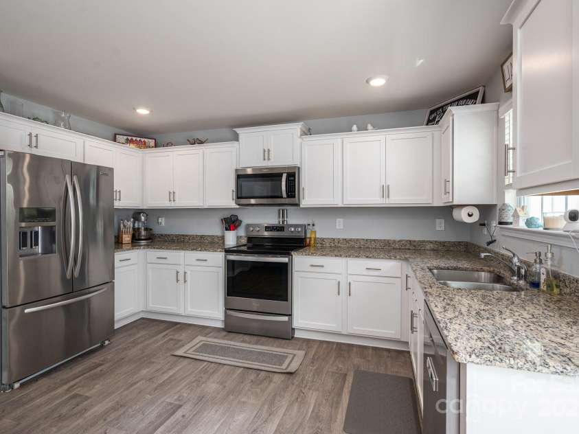 1347 Mifflin Lane, Dallas, NC 28034.  MLS# CAR4245403, YatesRealty ID 5106. 