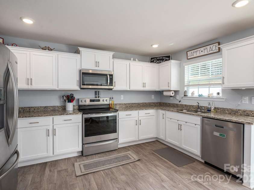 1347 Mifflin Lane, Dallas, NC 28034.  MLS# CAR4245403, YatesRealty ID 5106. 