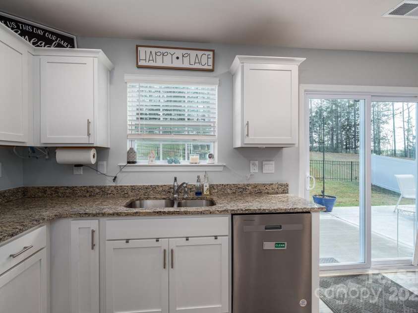 1347 Mifflin Lane, Dallas, NC 28034.  MLS# CAR4245403, YatesRealty ID 5106. 