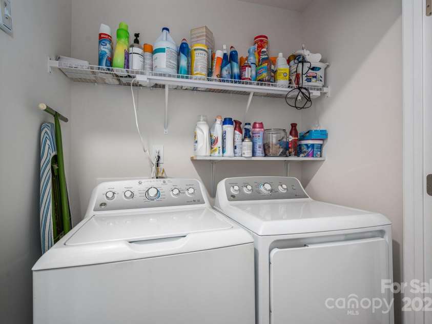 1347 Mifflin Lane, Dallas, NC 28034.  MLS# CAR4245403, YatesRealty ID 5106. 