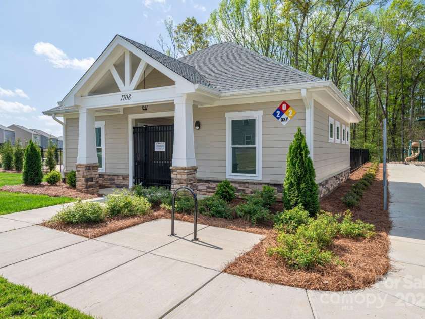 1347 Mifflin Lane, Dallas, NC 28034.  MLS# CAR4245403, YatesRealty ID 5106. 