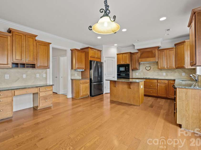 2100 Goddard Way, Waxhaw, NC 28173.  MLS# CAR4344975, YatesRealty ID 5106. 
