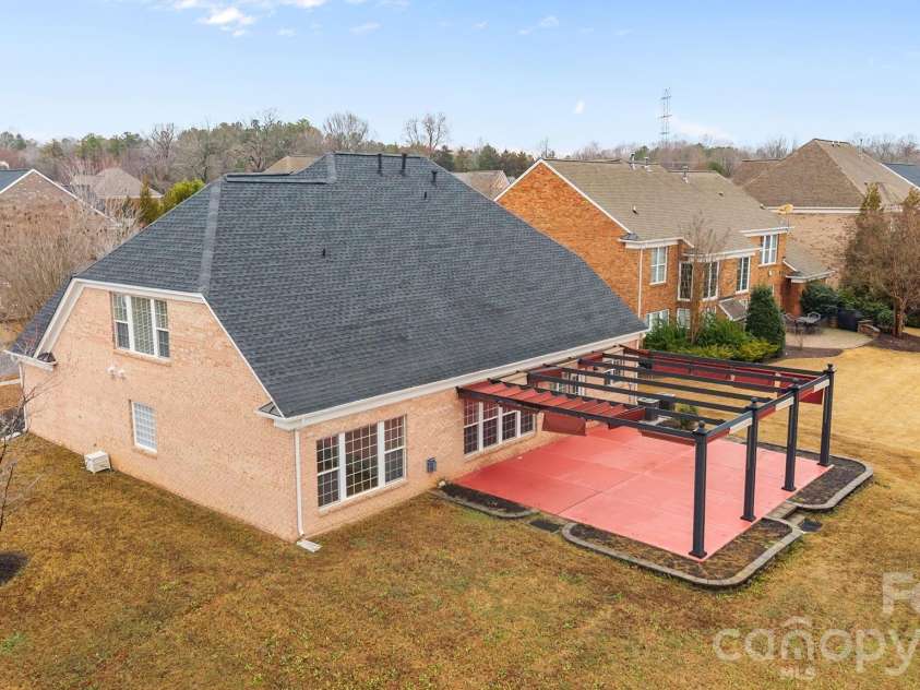 2100 Goddard Way, Waxhaw, NC 28173.  MLS# CAR4344975, YatesRealty ID 5106. 