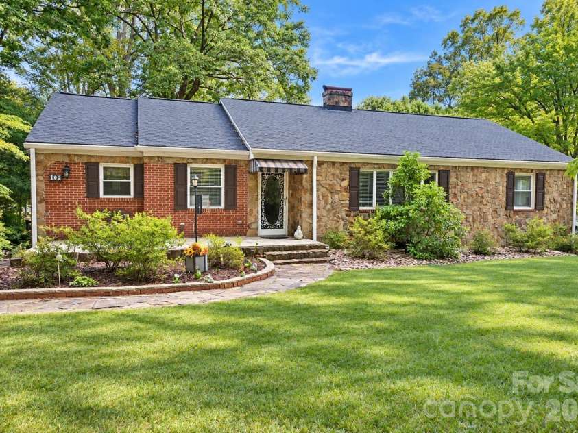 609 1st Avenue, Conover, NC 28613.  MLS# CAR4424652, YatesRealty ID 51063. 