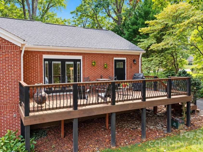 609 1st Avenue, Conover, NC 28613.  MLS# CAR4424652, YatesRealty ID 51063. 