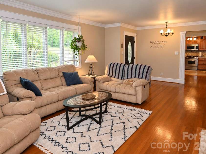 609 1st Avenue, Conover, NC 28613.  MLS# CAR4424652, YatesRealty ID 51063. 