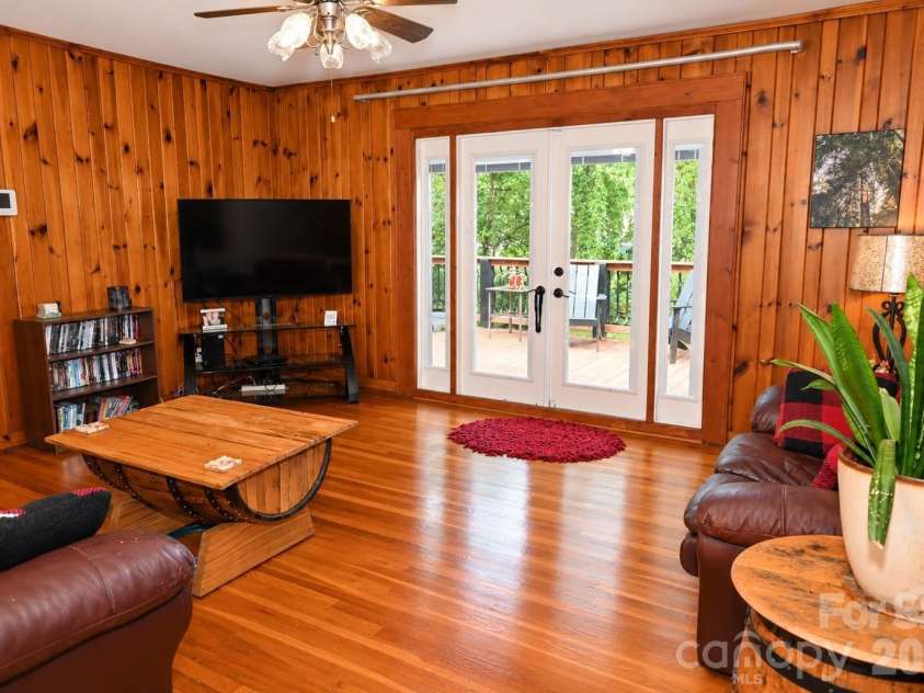 609 1st Avenue, Conover, NC 28613.  MLS# CAR4424652, YatesRealty ID 51063. 