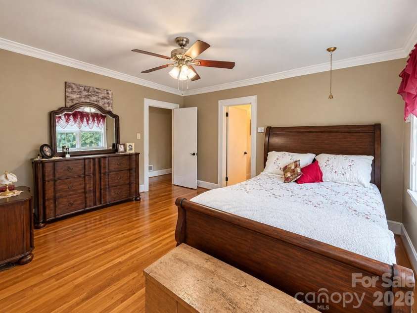 609 1st Avenue, Conover, NC 28613.  MLS# CAR4424652, YatesRealty ID 51063. 