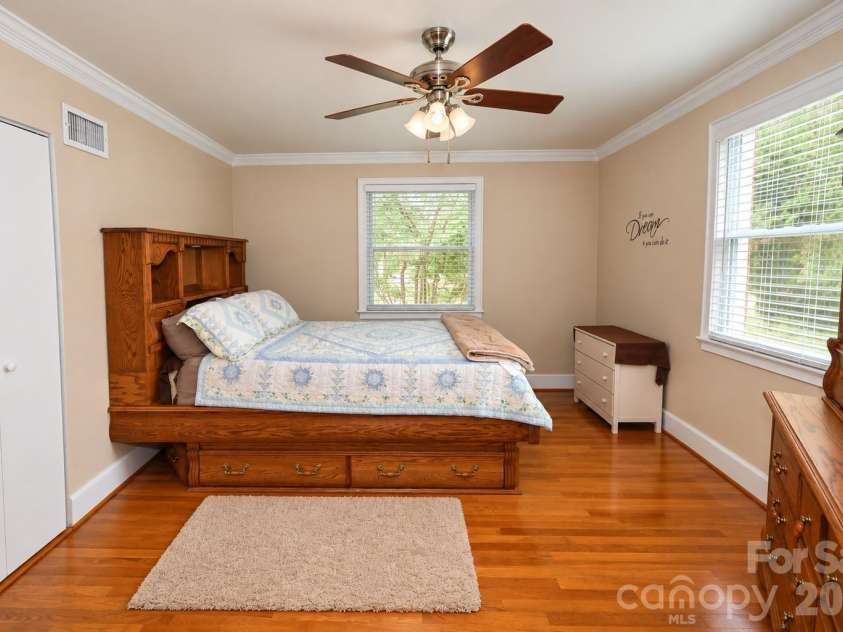 609 1st Avenue, Conover, NC 28613.  MLS# CAR4424652, YatesRealty ID 51063. 