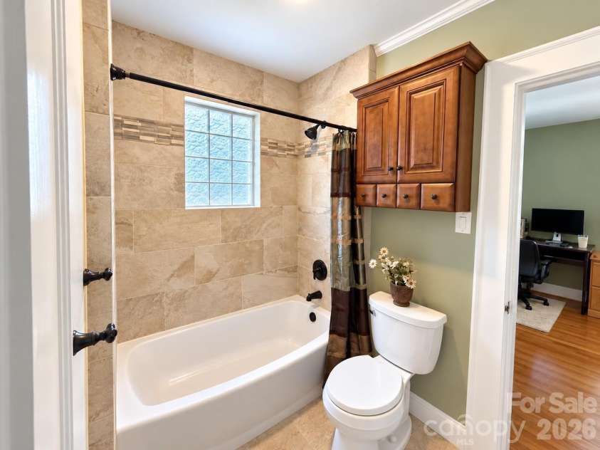 609 1st Avenue, Conover, NC 28613.  MLS# CAR4424652, YatesRealty ID 51063. 