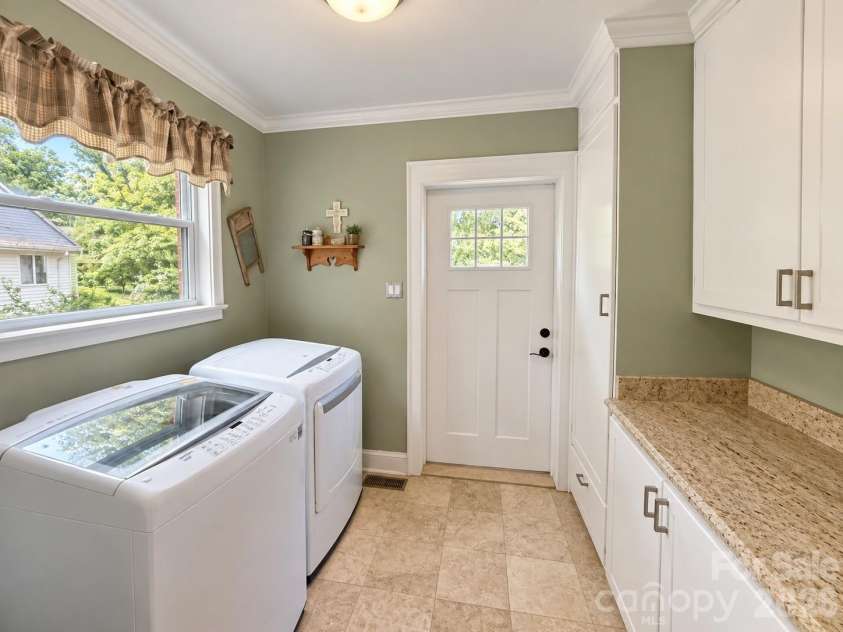 609 1st Avenue, Conover, NC 28613.  MLS# CAR4424652, YatesRealty ID 51063. 