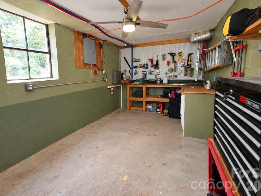 609 1st Avenue, Conover, NC 28613.  MLS# CAR4424652, YatesRealty ID 51063. 
