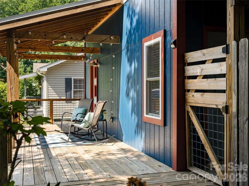 1 Half Moon Drive, Swannanoa, NC 28778.  MLS# CAR4424834, YatesRealty ID 51065. 