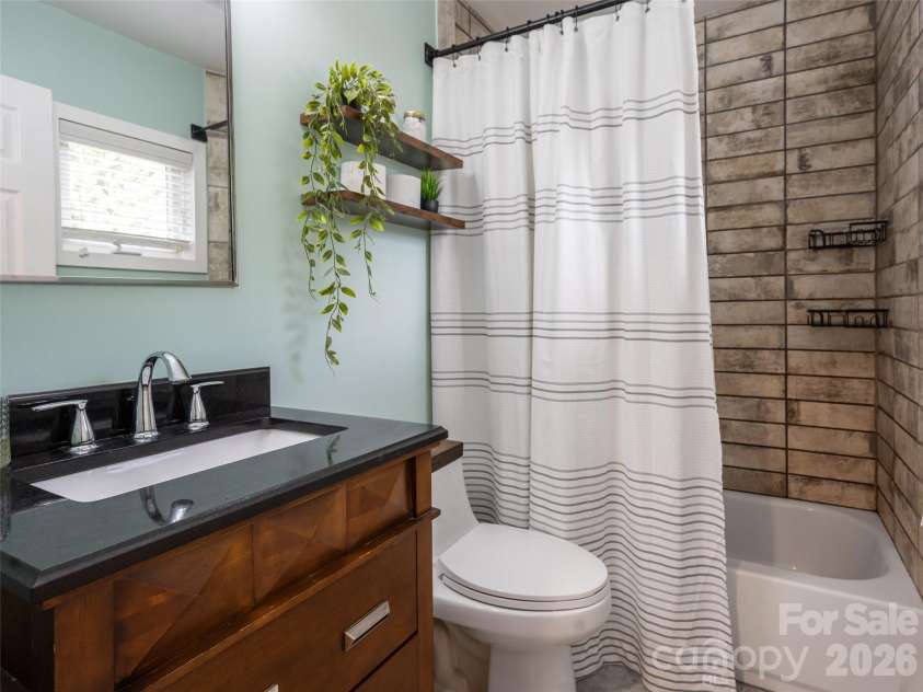 1 Half Moon Drive, Swannanoa, NC 28778.  MLS# CAR4424834, YatesRealty ID 51065. 