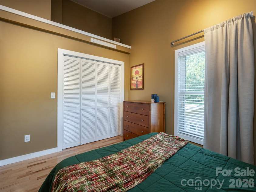 1 Half Moon Drive, Swannanoa, NC 28778.  MLS# CAR4424834, YatesRealty ID 51065. 