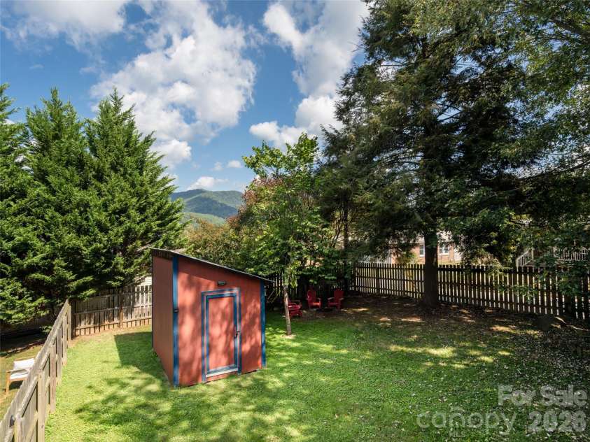 1 Half Moon Drive, Swannanoa, NC 28778.  MLS# CAR4424834, YatesRealty ID 51065. 