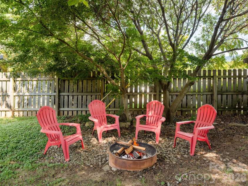 1 Half Moon Drive, Swannanoa, NC 28778.  MLS# CAR4424834, YatesRealty ID 51065. 