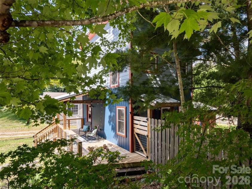 1 Half Moon Drive, Swannanoa, NC 28778.  MLS# CAR4424834, YatesRealty ID 51065. 