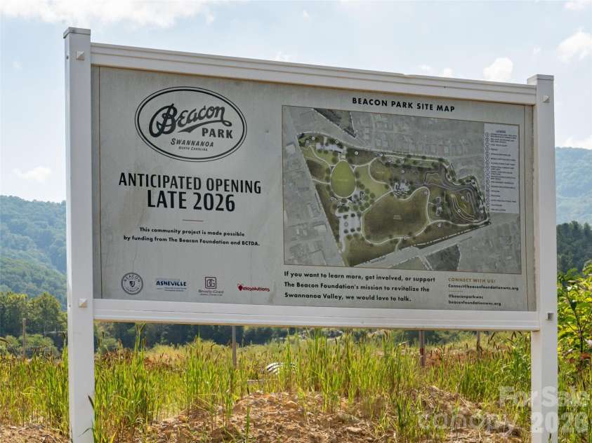 1 Half Moon Drive, Swannanoa, NC 28778.  MLS# CAR4424834, YatesRealty ID 51065. 