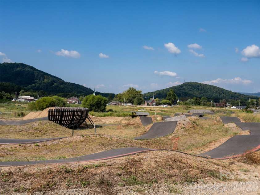 1 Half Moon Drive, Swannanoa, NC 28778.  MLS# CAR4424834, YatesRealty ID 51065. 