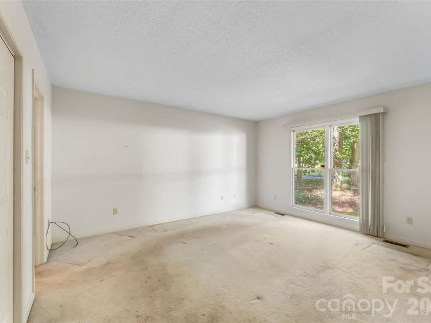 2524 Robinson Road, Newton, NC 28658.  MLS# CAR4423036, YatesRealty ID 51066. 