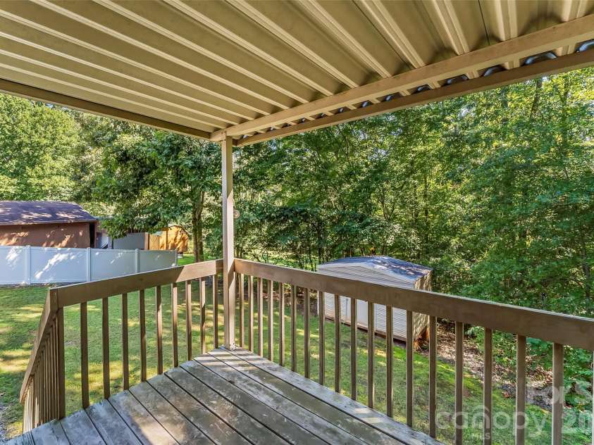 2524 Robinson Road, Newton, NC 28658.  MLS# CAR4423036, YatesRealty ID 51066. 