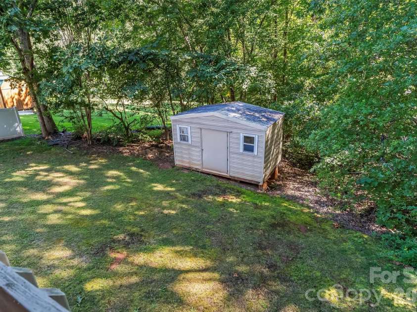 2524 Robinson Road, Newton, NC 28658.  MLS# CAR4423036, YatesRealty ID 51066. 