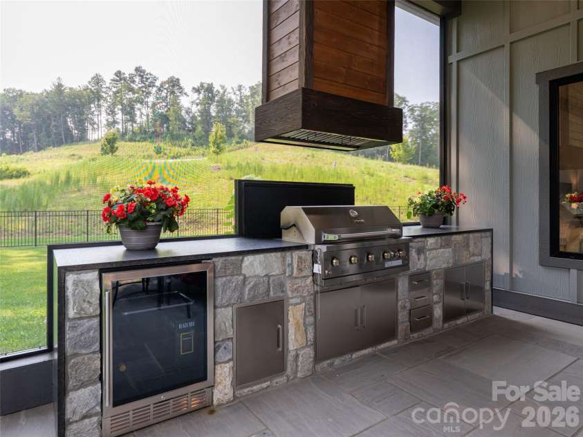 422 Ascension Valley, Horse Shoe, NC 28742.  MLS# CAR4409557, YatesRealty ID 51067. 