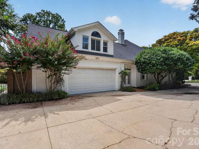 3747 Moorland Drive, Charlotte, NC 28226.  MLS# CAR4424515, YatesRealty ID 51069. 