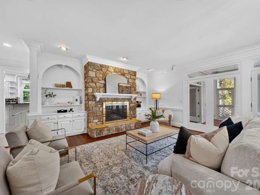 3747 Moorland Drive, Charlotte, NC 28226.  MLS# CAR4424515, YatesRealty ID 51069. 