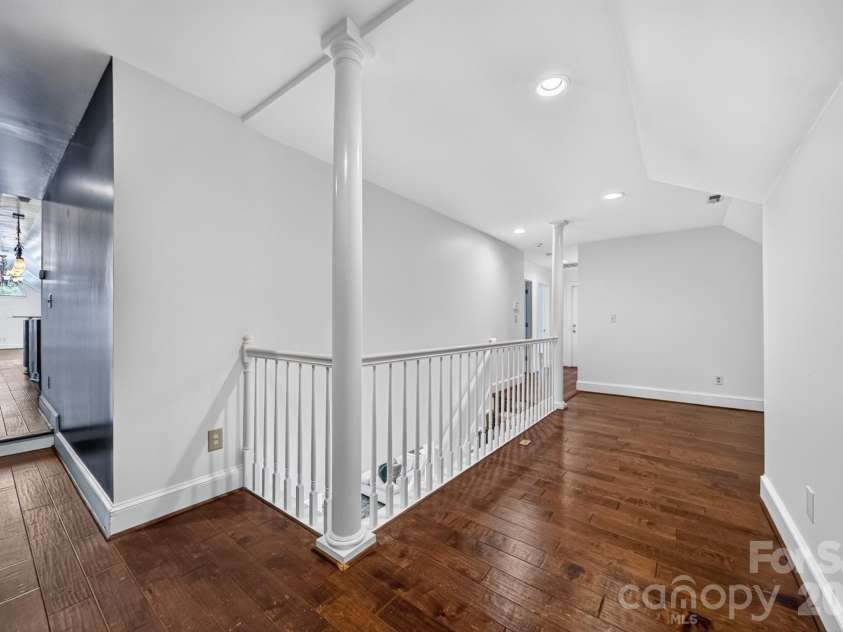3747 Moorland Drive, Charlotte, NC 28226.  MLS# CAR4424515, YatesRealty ID 51069. 