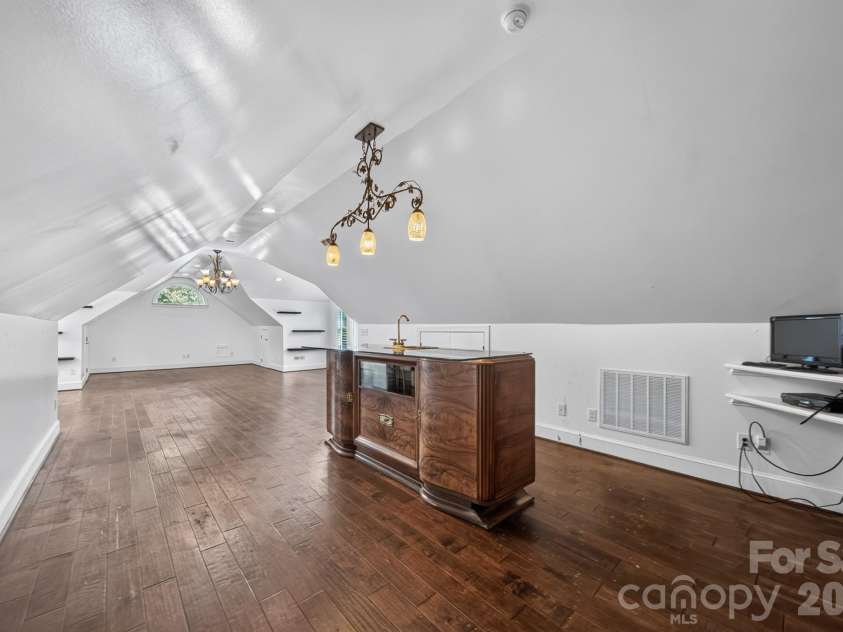 3747 Moorland Drive, Charlotte, NC 28226.  MLS# CAR4424515, YatesRealty ID 51069. 