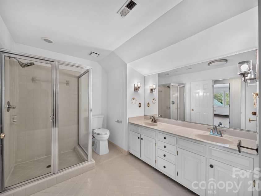 3747 Moorland Drive, Charlotte, NC 28226.  MLS# CAR4424515, YatesRealty ID 51069. 