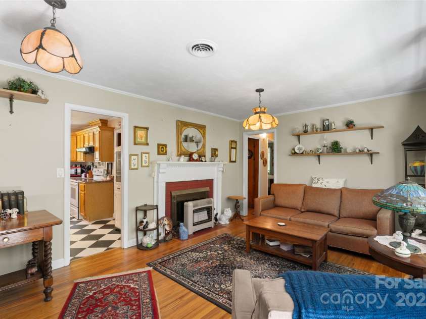25 Wall Road, Tryon, NC 28782.  MLS# CAR4274060, YatesRealty ID 5107. 