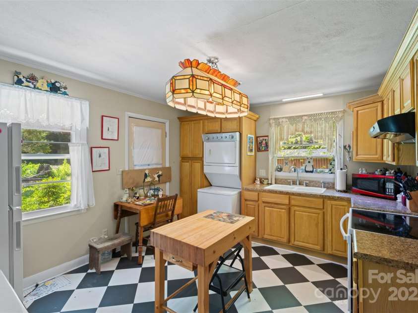 25 Wall Road, Tryon, NC 28782.  MLS# CAR4274060, YatesRealty ID 5107. 