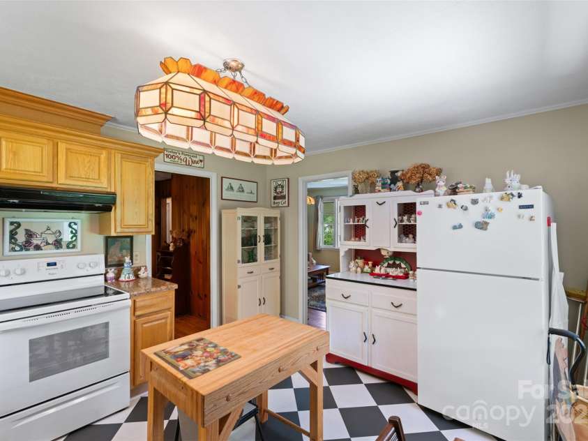 25 Wall Road, Tryon, NC 28782.  MLS# CAR4274060, YatesRealty ID 5107. 