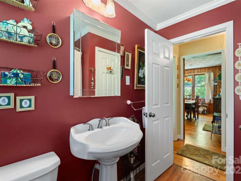 25 Wall Road, Tryon, NC 28782.  MLS# CAR4274060, YatesRealty ID 5107. 