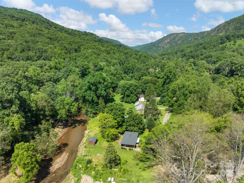 25 Wall Road, Tryon, NC 28782.  MLS# CAR4274060, YatesRealty ID 5107. 