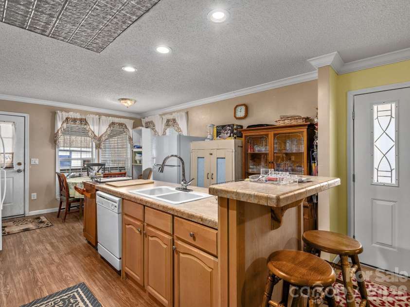 373 Starnes Cove Road, Candler, NC 28715.  MLS# CAR4344168, YatesRealty ID 5107. 