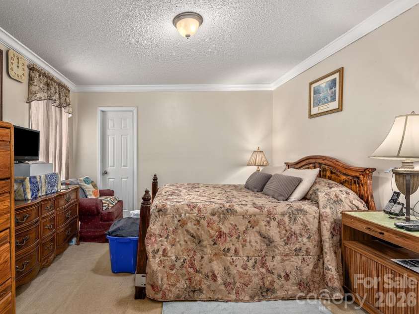 373 Starnes Cove Road, Candler, NC 28715.  MLS# CAR4344168, YatesRealty ID 5107. 