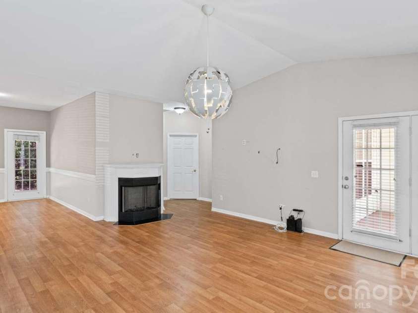 10305 Flat Stone Road, Charlotte, NC 28213.  MLS# CAR4410664, YatesRealty ID 51071. 