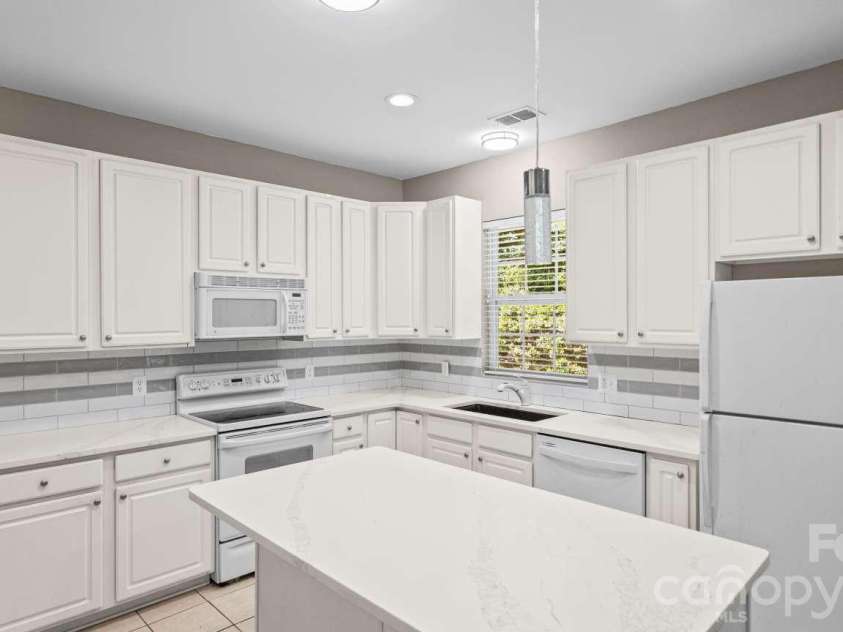 10305 Flat Stone Road, Charlotte, NC 28213.  MLS# CAR4410664, YatesRealty ID 51071. 
