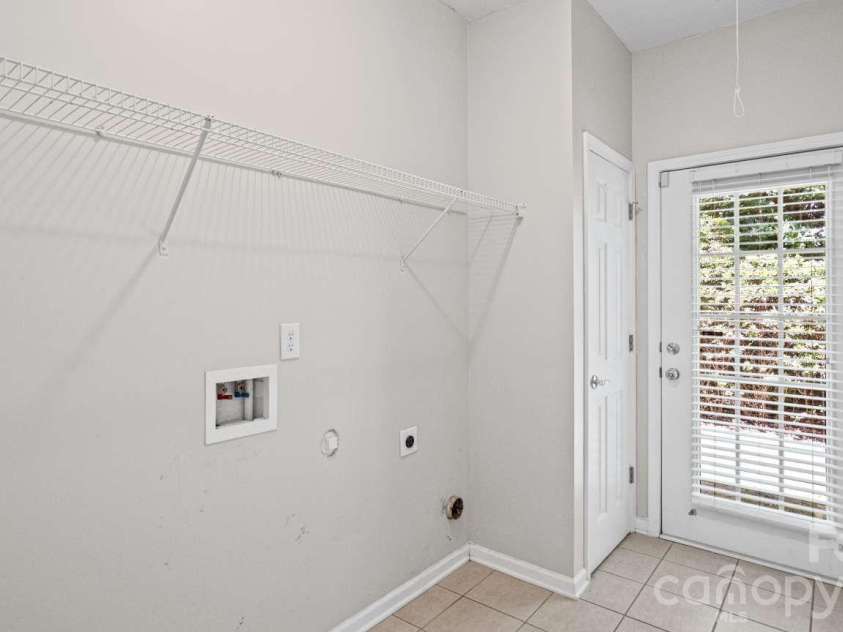 10305 Flat Stone Road, Charlotte, NC 28213.  MLS# CAR4410664, YatesRealty ID 51071. 