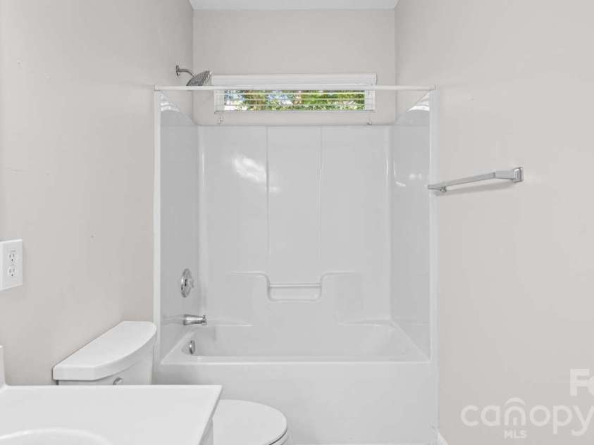 10305 Flat Stone Road, Charlotte, NC 28213.  MLS# CAR4410664, YatesRealty ID 51071. 