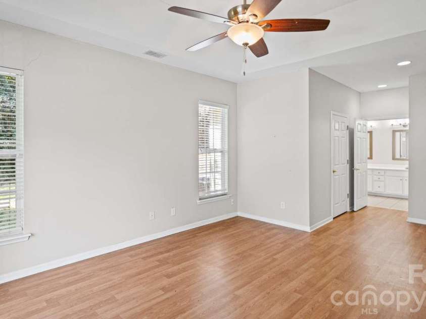 10305 Flat Stone Road, Charlotte, NC 28213.  MLS# CAR4410664, YatesRealty ID 51071. 